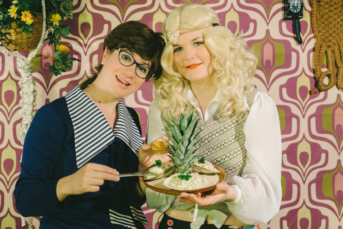 70s Week: Terrific Women Make Minced Clam Cheese Dip